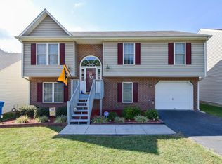 4826 Horseman Dr NE, Roanoke, VA 24019