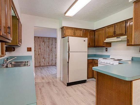 5th image of 67 Kenneth Ave