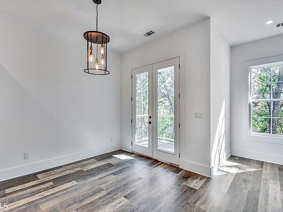 2nd image of 85 Kinsington Ct