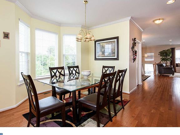 4th image of 43 Narragansett Ln