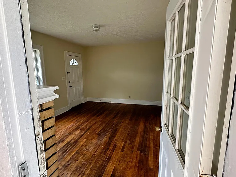 113 Pine St NE — Photo 4