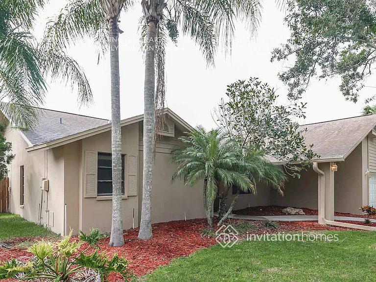 5461 Oakridge Dr — Photo 2