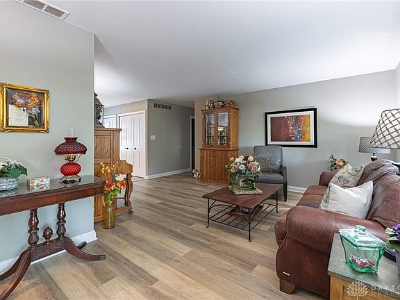 5th image of 707 Cascade Dr