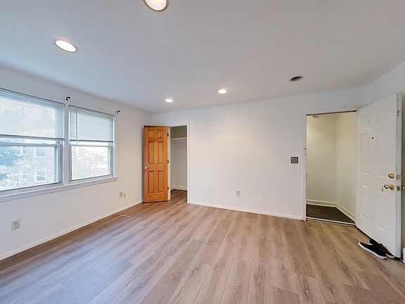 4th image of 6 S Carpenter Ter APT 2R