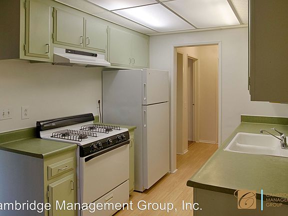 4th image of 554 Greenbrier Dr APT 08