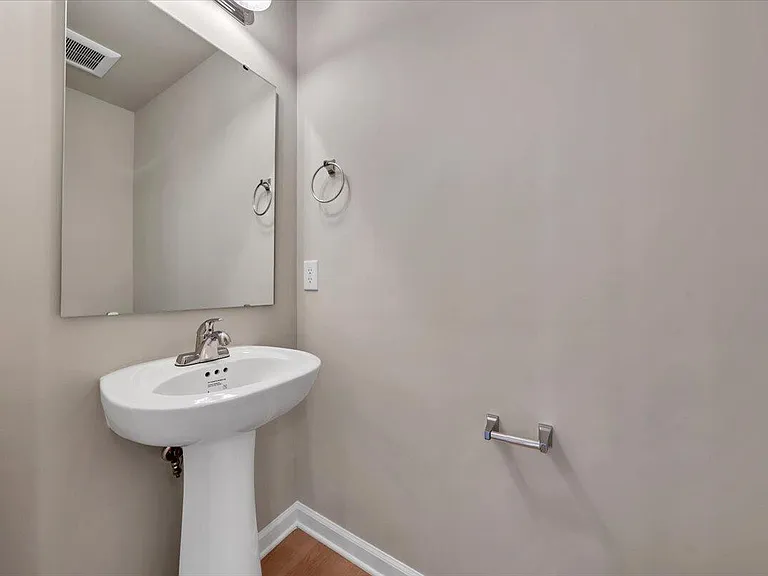 328 Woodside Dr — Photo 7