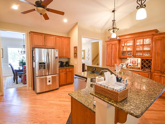 5th image of 520 Semillon Ln