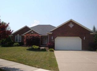 52645 W Hill Dr, Chesterfield, MI