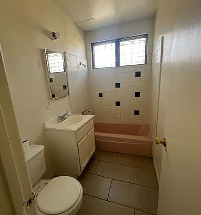 5th image of 839 E 87th Pl #10975030