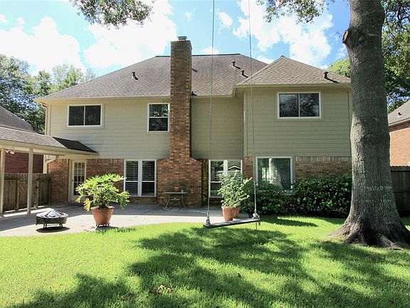 4th image of 3318 Cedar Village Dr