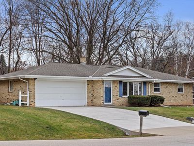 525 Highview DRIVE, Slinger, WI, 53086