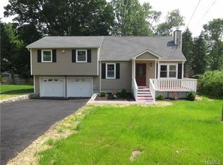 5 Greenwood Dr, Mahopac, NY 10541