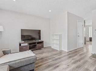 84 E Falconridge Pl NE, Calgary, AB T3J1A6
