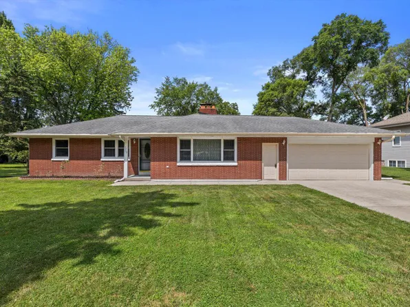 1320 Hickory DRIVE SOUTH South, Waukesha, WI 53186