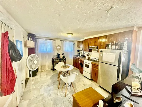 284 Hanover St #2 Photo 1