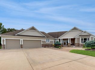 23515 Saddle Ridge Dr, Rogers, MN 55374