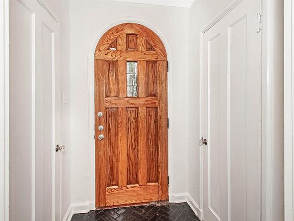 4th image of 1527 Robinwood Ave