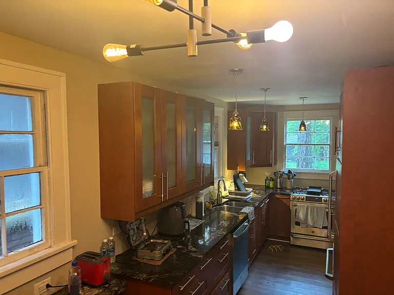 615 Lamar Ave — Photo 16