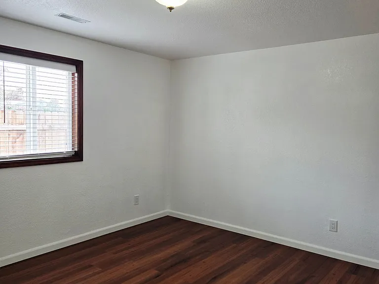 1408 Arlington Ave — Photo 8