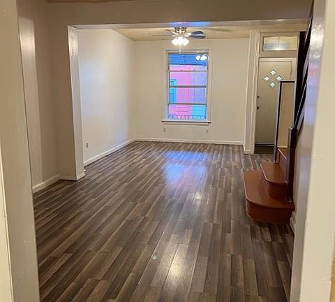 4th image of 2516 S Franklin St