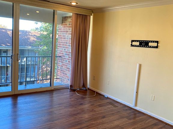 3rd image of 756 Quince Orchard Blvd APT 201
