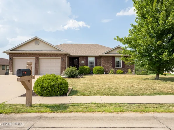 210 Ellsworth Dr, Holts Summit, MO 65043
