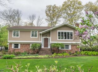 11 Glen View Rd, Towaco, NJ 07082