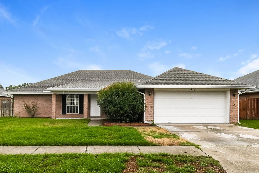 3 bed, 2.0 bath, 2016 sqft, $1,905 — Photo 1