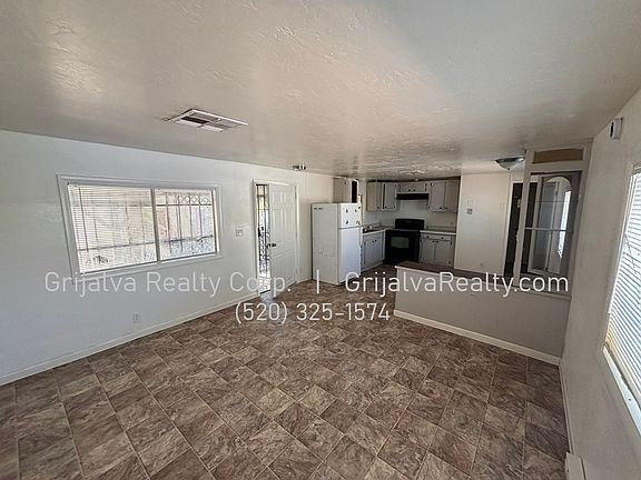 3rd image of 5550 S Bonney Ave #5560-01