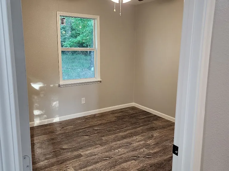 1149 Angela Dr — Photo 7