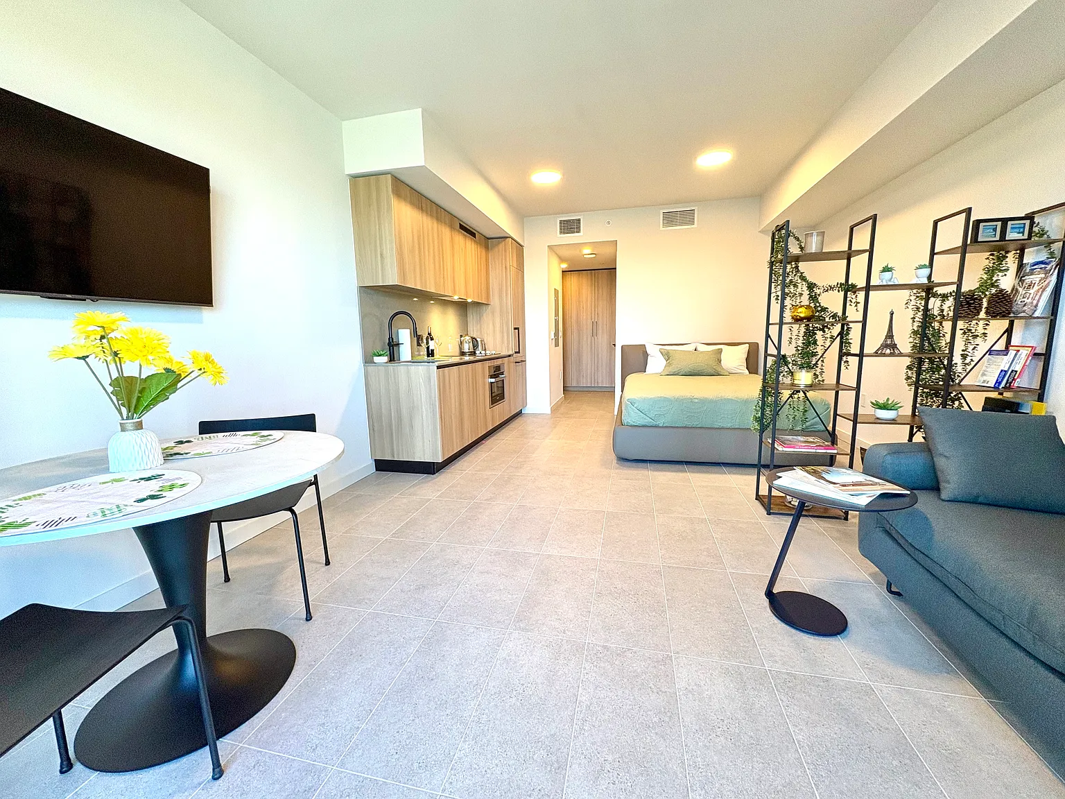Studio, 500 sqft, $2,900 — Photo 4