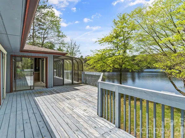 101 Sali Ct, Brevard, NC 28712