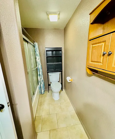 2715 Denton Trl — Photo 3