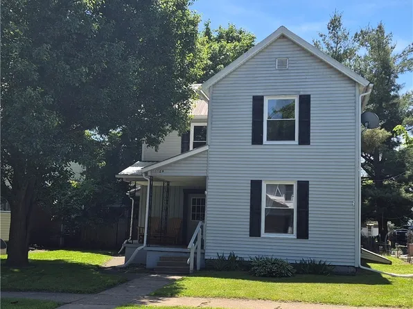 1029 E Main St, Coshocton, OH 43812