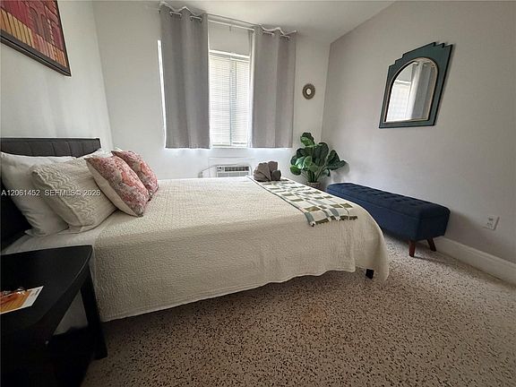 3rd image of 461 SW 6th St APT 4