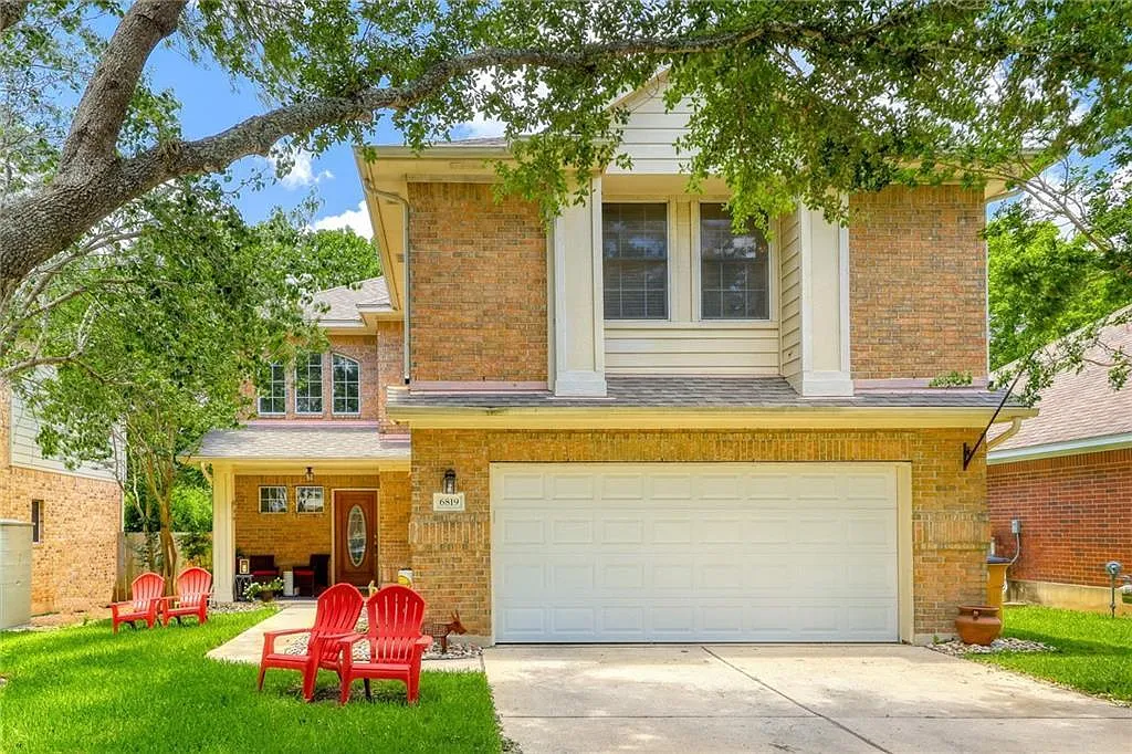 3 bed, 2.5 bath, 2060 sqft, $3,050 — Photo 1