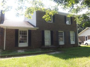 1165 Castlegate Dr, Winston Salem, NC 27103