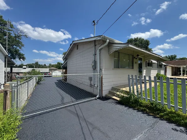 10 Shumate Ave, Maryland Heights, MO 63043