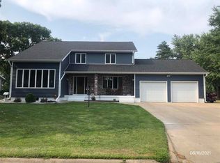 906 E Donegal St, Oneill, NE 68763
