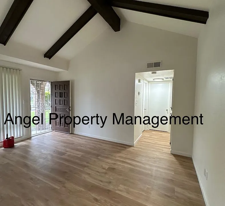 2329 Villanova Cir #1