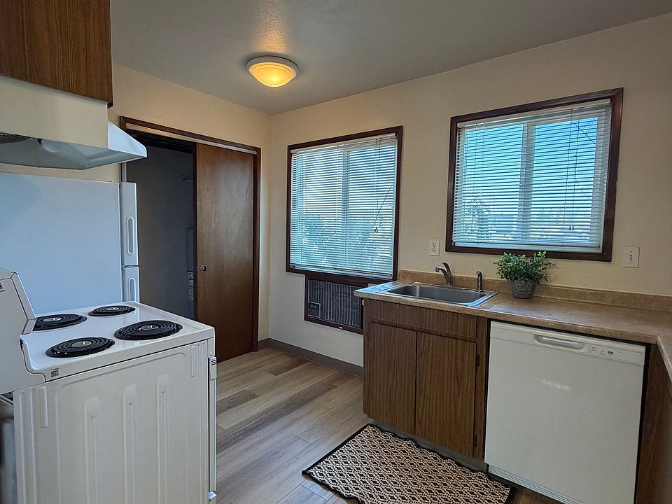 1st image of 3137 SW Primrose St APT 3