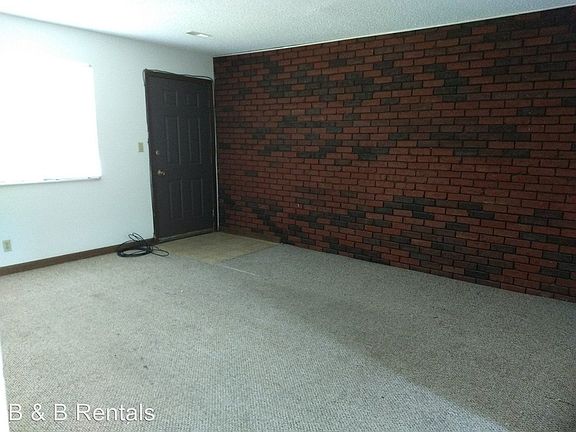 3rd image of 603 Sycamore Cir APT 6