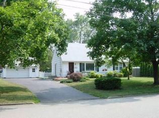 6 Debow Ter, Pompton Plains, NJ 07444
