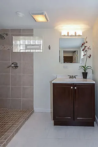 2140 Dobson St — Photo 13