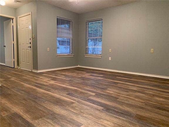 3rd image of 4073 Fm 813 APT 26