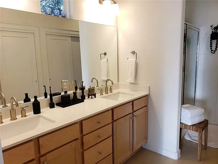 6800 Menchaca Rd #4 — Photo 11