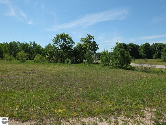 4th image of 11 Kingsfield Dr