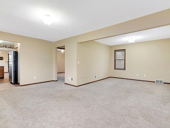 5th image of 700 4th St