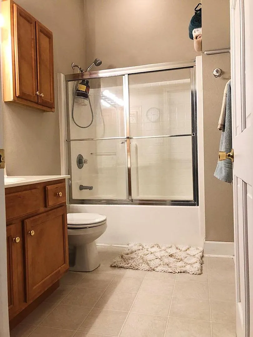 200 S Walnut — Photo 4