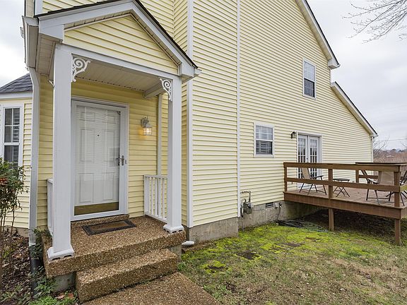 3rd image of 1209 Carriage Park Dr